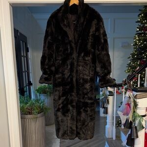 Gallery faux fur Luxurious brown Black fabulous long winter coat lg mob wife